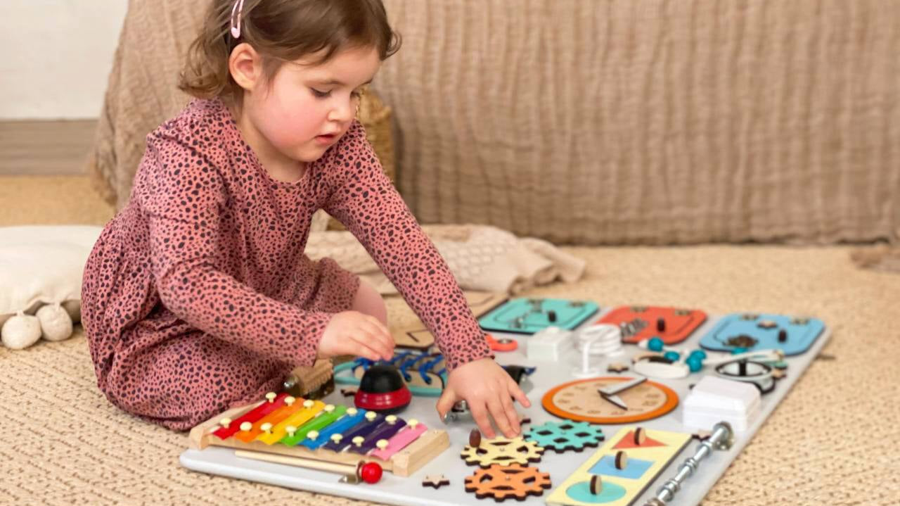 Raising Independent Kids? Start with Hands-On Play